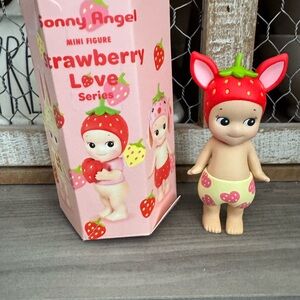 Sonny Angel Strawberry Love Mini Fawn Figure new in box